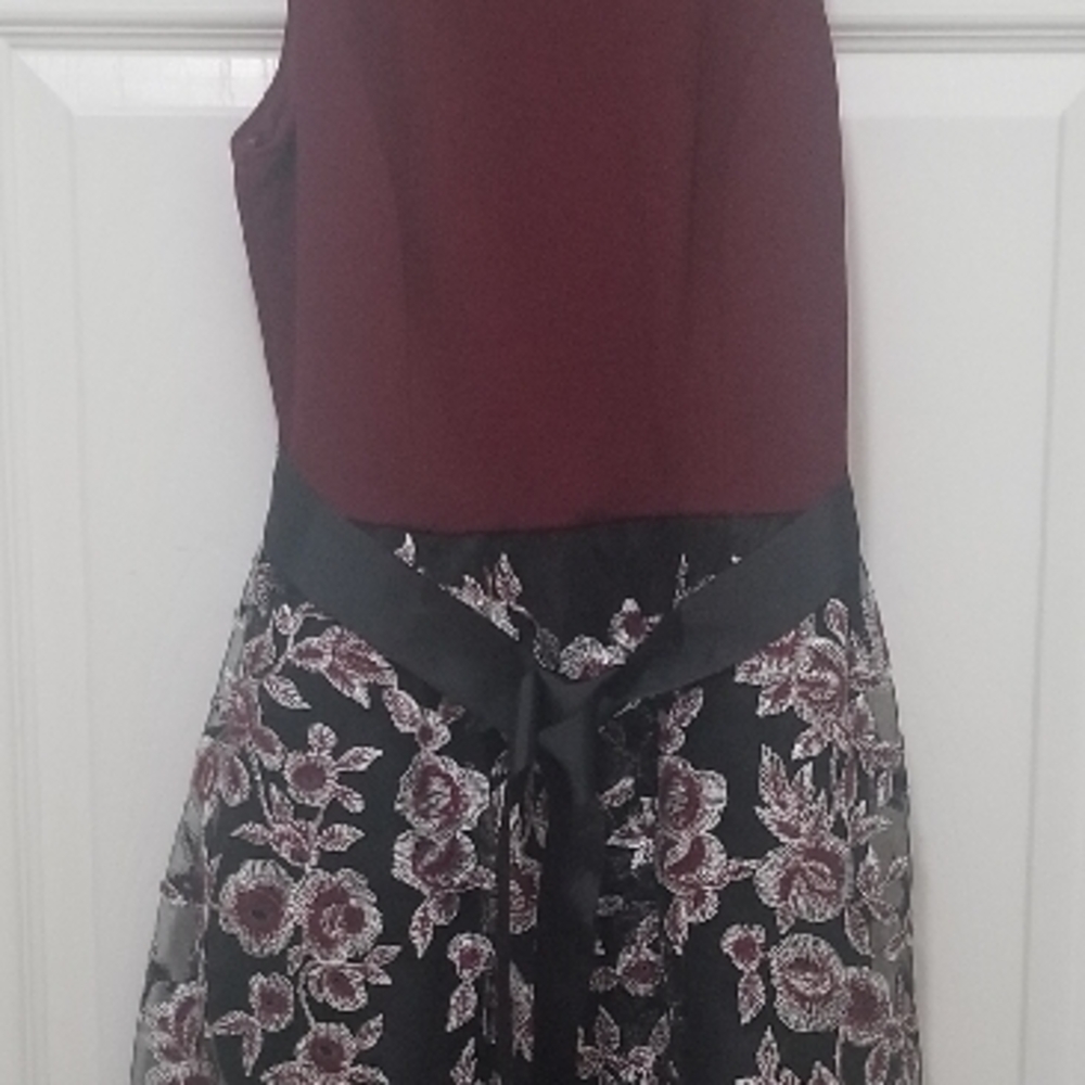 Elegant Floral Midi Dress